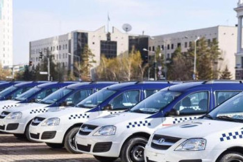 Фотография к новости: Қызметтік көліктен бас тартқан Көлгінов таксимен жүретінін айтты