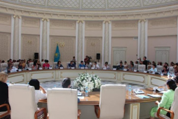 Фотография к новости: Ауыл әйелдерінің форумы өңірден басталды