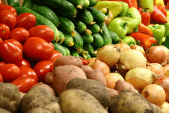 Фотография к новости: Атырауда азық-түліктің қолжетімділігі үшін жәрмеңке жиі өтеді