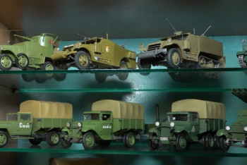 Павлодар тұрғыны әскери техниканың жүздеген моделін құрастырған