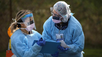 Фотография к новости: 2000-нан астам адам вакцинациядан соң коронавирусқа шалдыққан