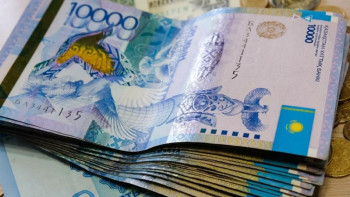 Фотография к новости: Атырауда вакцина алушылар арасында 40 млн теңге ойнатылады