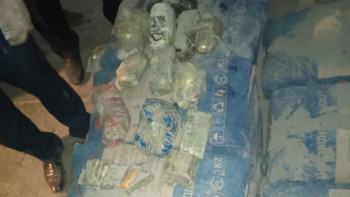 Фотография к новости: Абақтыға есірткі, 43 телефон, спирт кіргізбек болған