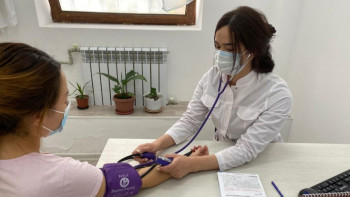 Фотография к новости: Маңғыстаулық медицина қызметкерлерінің 77 пайызы екпе алған