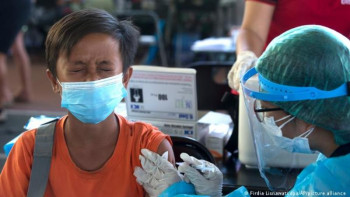 Фотография к новости: «Вакцина салдырған адам 2 жылдан соң қайтыс болады» – сарапшы фейк ақпараттарға қатысты пікір білдірді