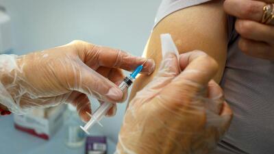 Министр Цой: Күзге дейін елімізде 10 млн адамды вакцинациялау жоспарда