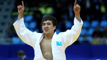 Фотография к новости: Елдос бүгін тағы да өзінің кәсіби спортшы екенін дәлелдеді – Крюков