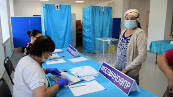 Фотография к новости: Ақмола облысында алғаш рет дауыс берушілер мен туған күн иелеріне сыйлық берілді