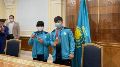 Ауыр атлетика федерациясы Сон мен Чиншанлоға жаңа көлік мінгізеді