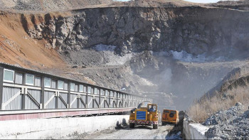 Фотография к новости: Қарағаев жер қойнауын пайдалану құқығы кімдерге берілетінін айтты