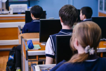 Фотография к новости: Мектепке классикалық стильдегі ыңғайлы киіммен келуге де болады – министр