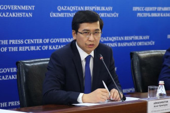 Фотография к новости: Аймағамбетов қыркүйектен бастап оқушылар дәстүрлі форматта оқитынын айтты