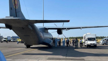 Фотография к новости: Ауғанстаннан эвакуацияланған 42 жолаушы бар ұшақ Алматыға сәтті қонды – СІМ