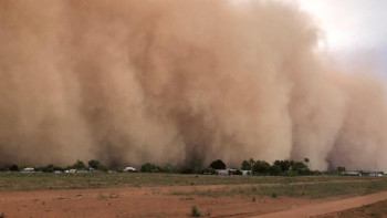 Фотография к новости: Жамбыл облысындағы жарылыс болған аймақтан шаңды дауыл тұрды
