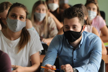 Фотография к новости: Коронавирус жұқтырған студенттер қалай білім алады?