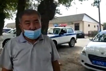 Фотография к новости: Ішкі істер қызметкерлері ауылдарды аралап, халықты сабырға шақырды – Байзақ ауданы тұрғыны