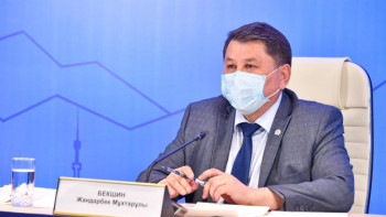 Фотография к новости: Бекшин: Оқушылар үшін КВИ жұқтырудың қауіпті орны – өз отбасы