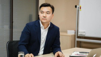 Фотография к новости: Дамыған 30 елдің қатарына кіруді қаласақ, сондағы білім беру талаптарын да енгізуіміз керек – Рауан Кенжеханұлы