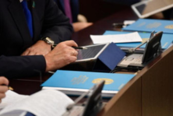 Фотография к новости: Сенатор Отырар қаласын дамыту туралы мәселе көтерді