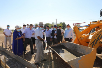 Фотография к новости: Арыста инвестор 150 орындық мектептің құрылысын бастады