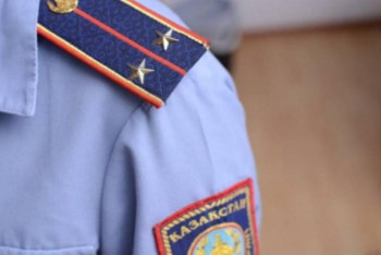 Фотография к новости: Мемлекеттік тілді дамытуға үлес қосқан ішкі істер қызметкерлері марапатталды