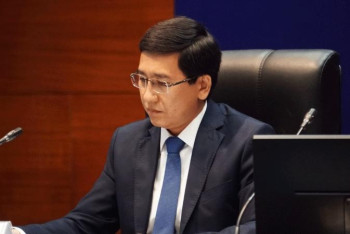 Фотография к новости: Тексеріс жүргізіп кетеді. Аймағамбетов әдістемелік кабинеттердің нақты міндеттерін бекіту керегін айтты