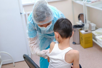 Фотография к новости: Оқушыларға БЦЖ екпесі қалай жасалады? Фоторепортаж