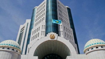 Фотография к новости: Сенатта жаңа депутат ел халқы алдында ант берді