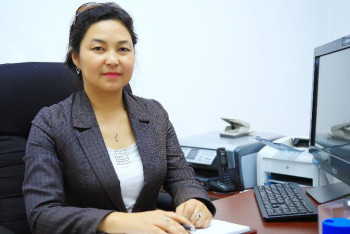 Фотография к новости: Анар Фазылжанова: Жаңа әліпбиге жастардың көзқарасы оң