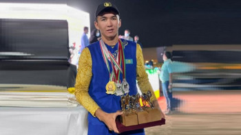 Фотография к новости: ӘЧ. Ералхан ел намысын қорғады