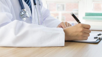 Фотография к новости: Депутат өңірлердегі дәрігерлердің жетіспеушілігі туралы мәселе көтерді