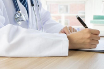 Фотография к новости: Депутат өңірлердегі дәрігерлердің жетіспеушілігі туралы мәселе көтерді