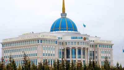 Президент Алматыдағы атыста қаза тапқан полицейлерді мемлекеттік наградалармен марапаттады