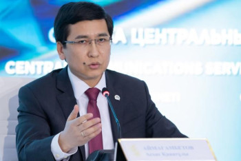 Фотография к новости: Аймағамбетов мектептерде неліктен алты күндік сабақ өтіп жатқанын түсіндірді