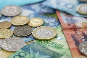 Фотография к новости: Әлеуметтік қызметкерлердің жалақысы 250 мың теңгеге дейін өседі