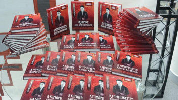 Фотография к новости: Айтыскер ақын Оразалы Досбосыновтың үш томдық шығармалары жарық көрді