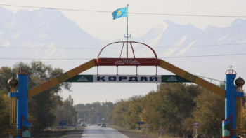 Фотография к новости: Сапарбаев Қордайда қордаланып қалған мәселелерді атады