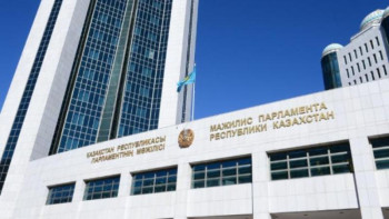 Фотография к новости: Мәжілісте саяси лауазымды адамдардың қаржылық ашықтығына қатысты заң жобасы мақұлданды