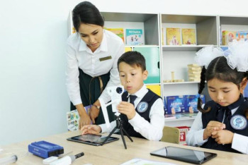 Фотография к новости: Бізге өз жұмысын сүйетін және жан-жақты қорғалған мұғалімдер қажет – Аймағамбетов