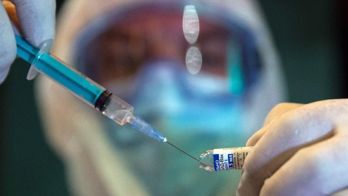 Ревакцинация. Шетелде жүрген қазақстандықтар вакцинаны екінші қайталап салдыра бастады