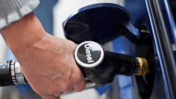 Фотография к новости: Қазан айында 330 мың тонна дизель отыны өндіріледі – Мағауов