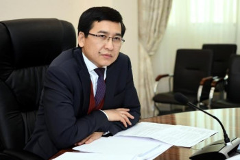 Фотография к новости: Үш ауысымды мектеп, бақылау жүйесі, күзет: Аймағамбетов мәселелер қалай шешілетінін айтты