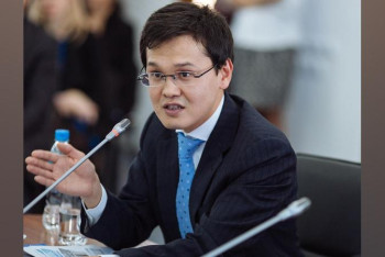 Фотография к новости: Мусин Мәжілісте «Бәйтерек» ғарыш зымыран кешенiн құруға қатысты заң жобасын таныстырды