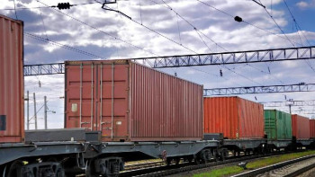 Фотография к новости: Биыл теміржол арқылы 307 мың тонна жүк тасымалданды