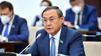 Фотография к новости: Депутат: Білім беру гранттарын бөлу жүйесіне өзгерістер енгізетін уақыт жетті