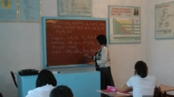 Фотография к новости: Бір мұғалім физика, әдебиет, музыканы оқытады. Депутат ауыл мектептерінің жағдайы туралы айтты