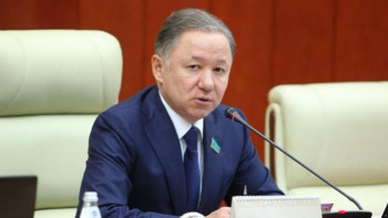 Фотография к новости: Лекция оқитын ол басқа аудитория. Нығматулин Үкіметтен сұраққа нақты жауап беруді сұрады