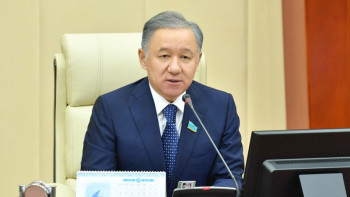 Фотография к новости: Жарты жыл өтті, әлі ешқандай өзгеріс жоқ. Нығматулин Шәпкеновтің жұмысын сынға алды