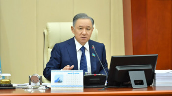 Фотография к новости: Нығматулин тендер ұтып алып, сапасыз жұмыс тапсыратын мердігерлермен қалай күресу керектігін айтты