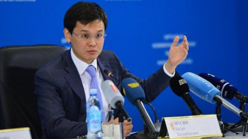 Фотография к новости: +7-ден +997-ге: +7-нің киелі емес, құқықтық жағын қарап жатырмыз – Мусин